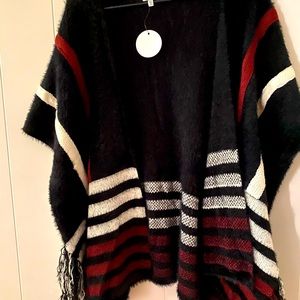 En Creme Poncho Cardigan